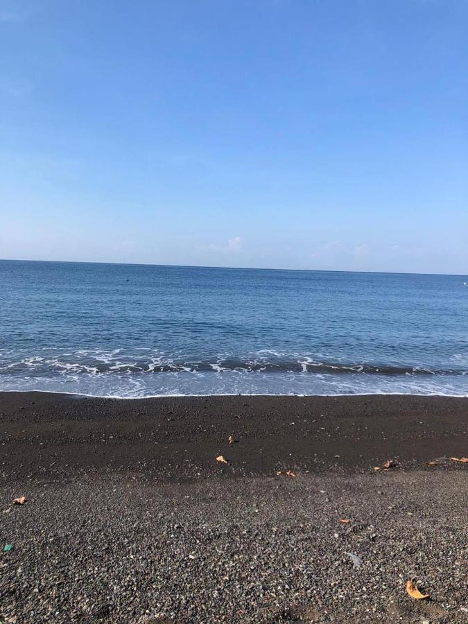 Salt Resort & Spa Amed Екстериор снимка